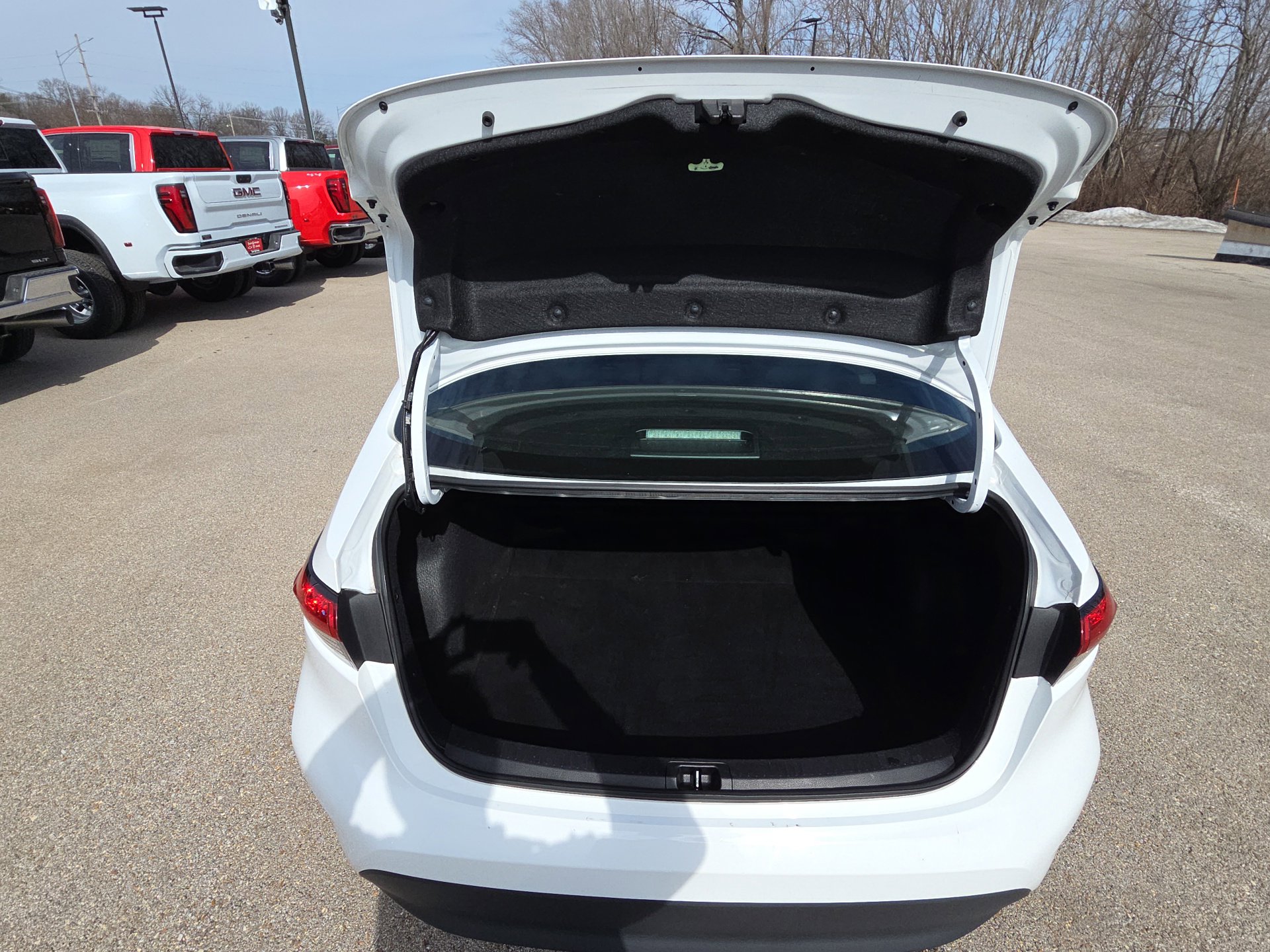 Used 2024 Toyota Corolla LE image 31