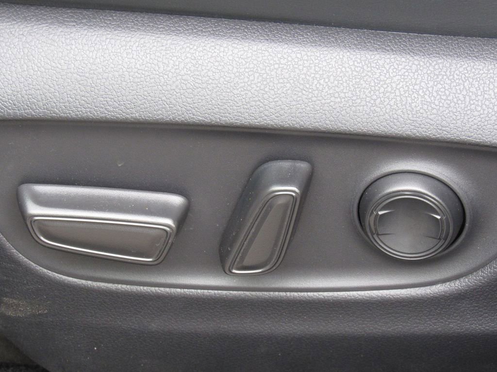 Certified 2025 Toyota RAV4 XLE Premium AWD/4WD image 13