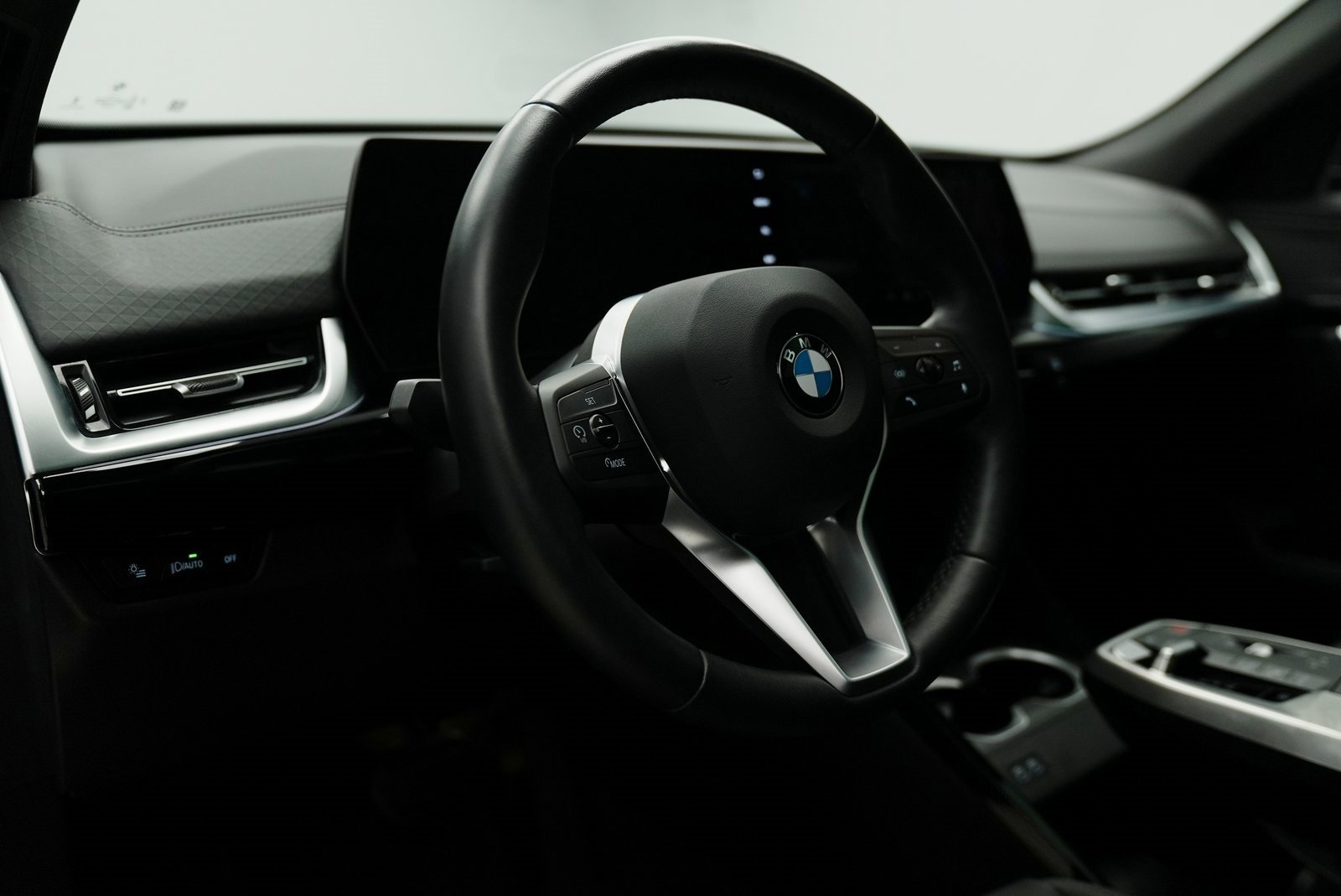 Used 2025 BMW X2 xDrive28i w/ Convenience Package image 21