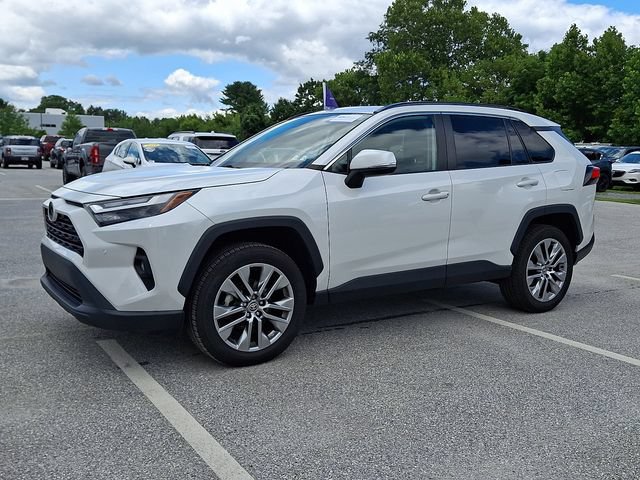 Used 2023 Toyota RAV4 XLE Premium AWD/4WD image 5