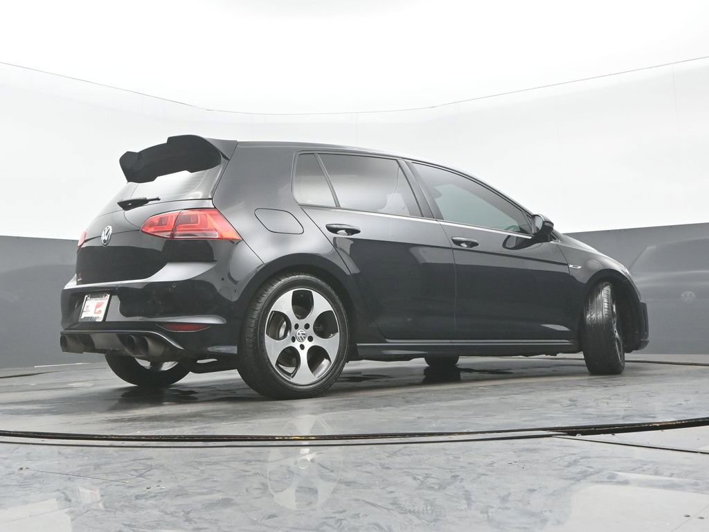 Used 2016 Volkswagen Golf R 4-Door image 30