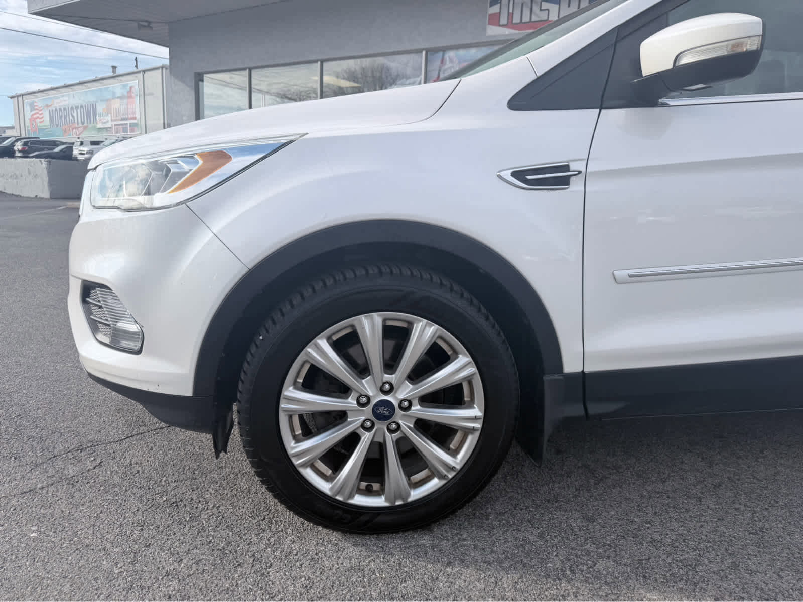 Used 2017 Ford Escape Titanium image 3
