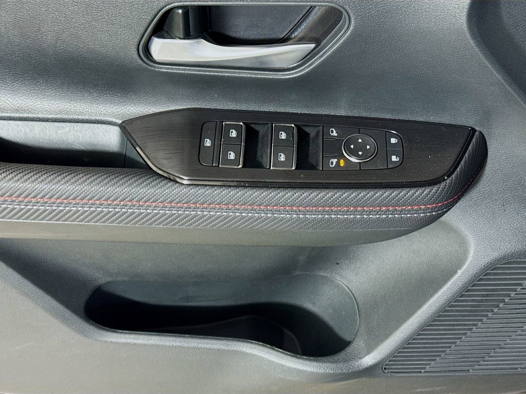 Used 2025 Nissan Kicks SR image 15