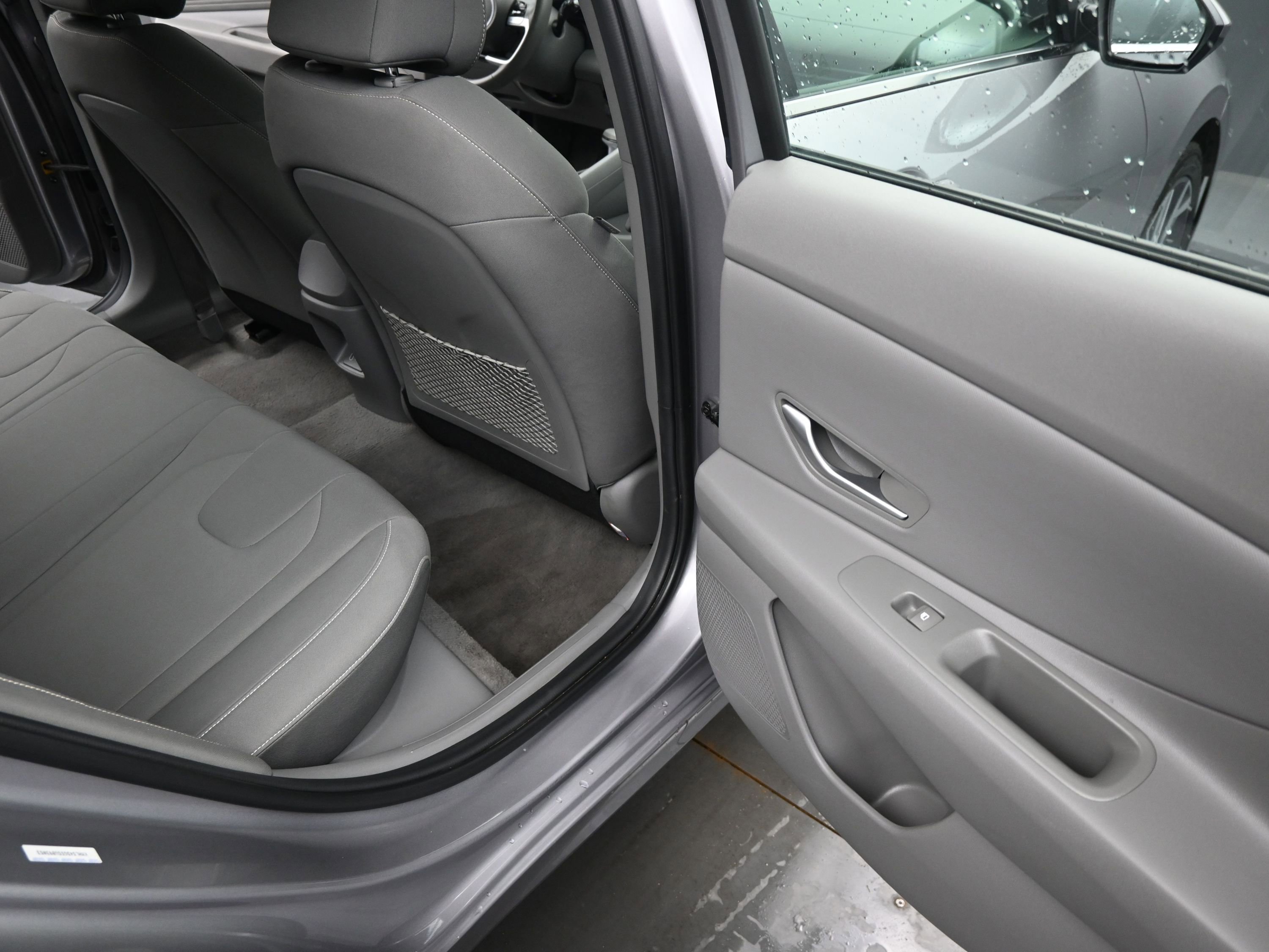 Used 2025 Hyundai Elantra SEL image 21