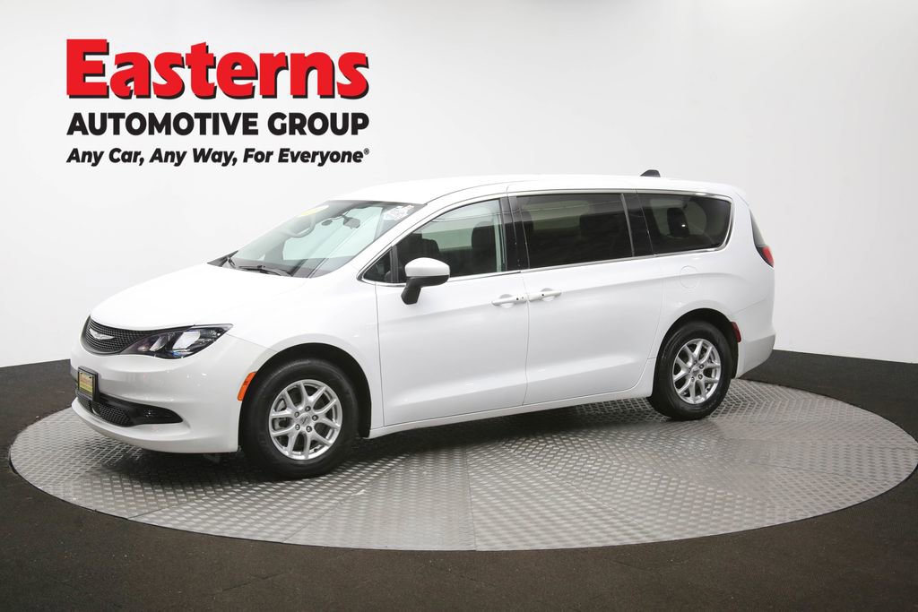 Used 2022 Chrysler Voyager LX image 54