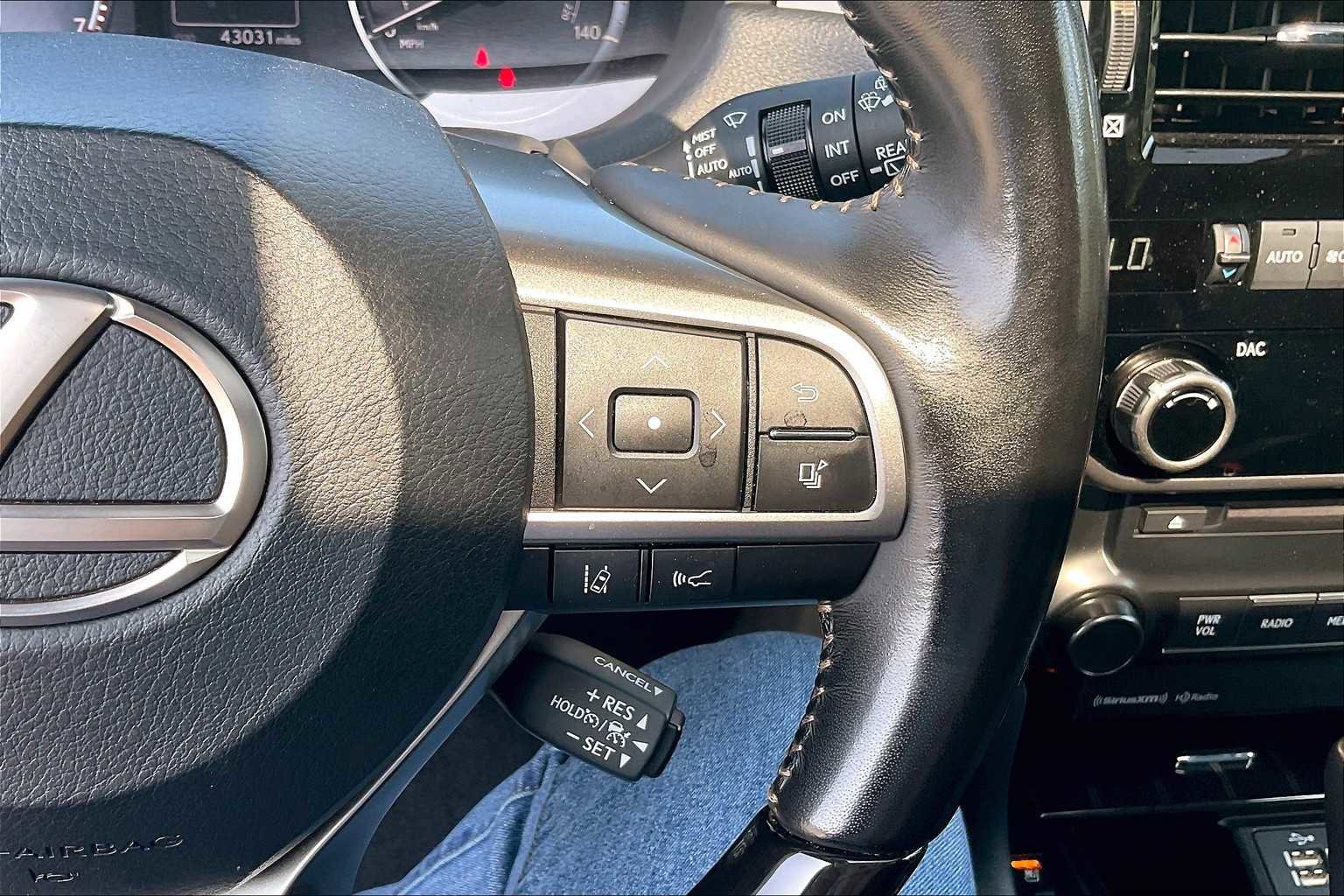 Used 2023 Lexus GX 460 Premium image 24