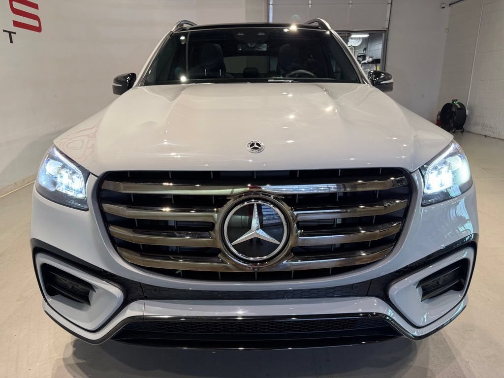Used 2025 Mercedes-Benz GLS 450 4MATIC w/ AMG Line Exterior image 4