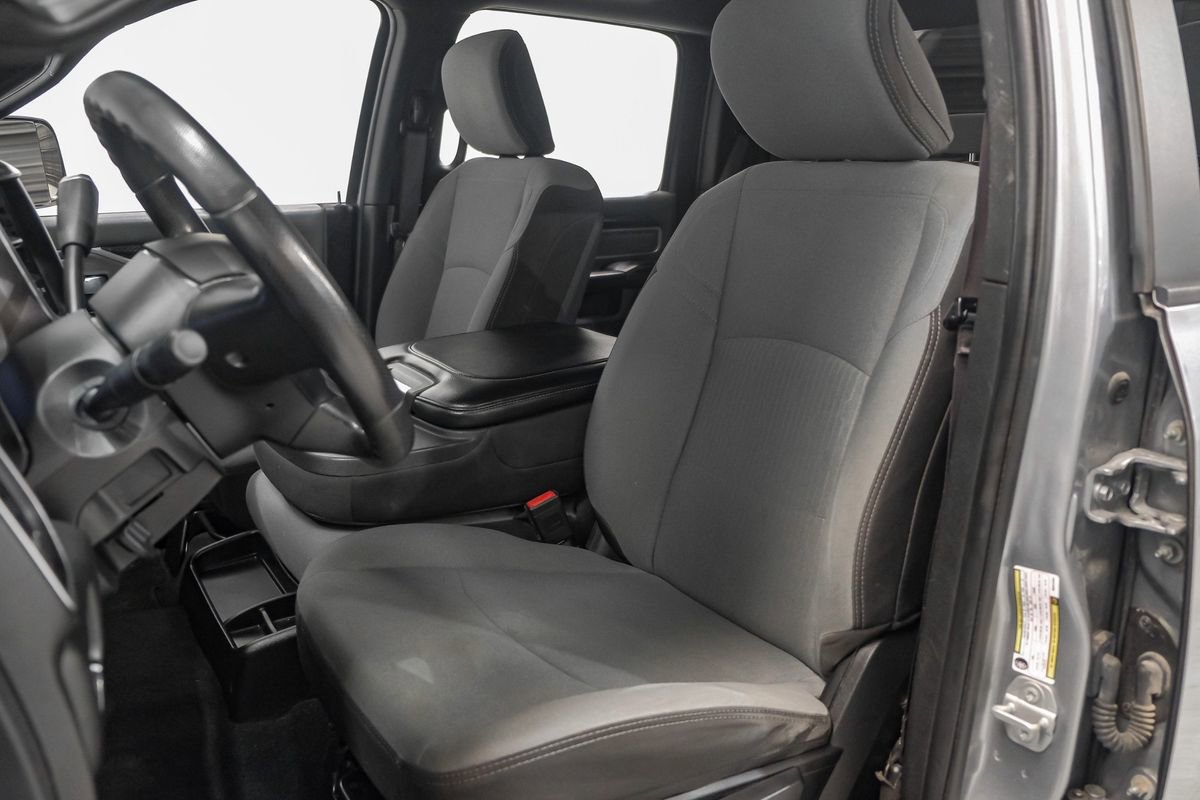 Used 2021 RAM 2500 Big Horn image 32