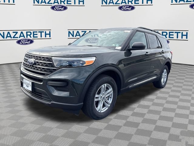 Used 2024 Ford Explorer XLT AWD/4WD image 3