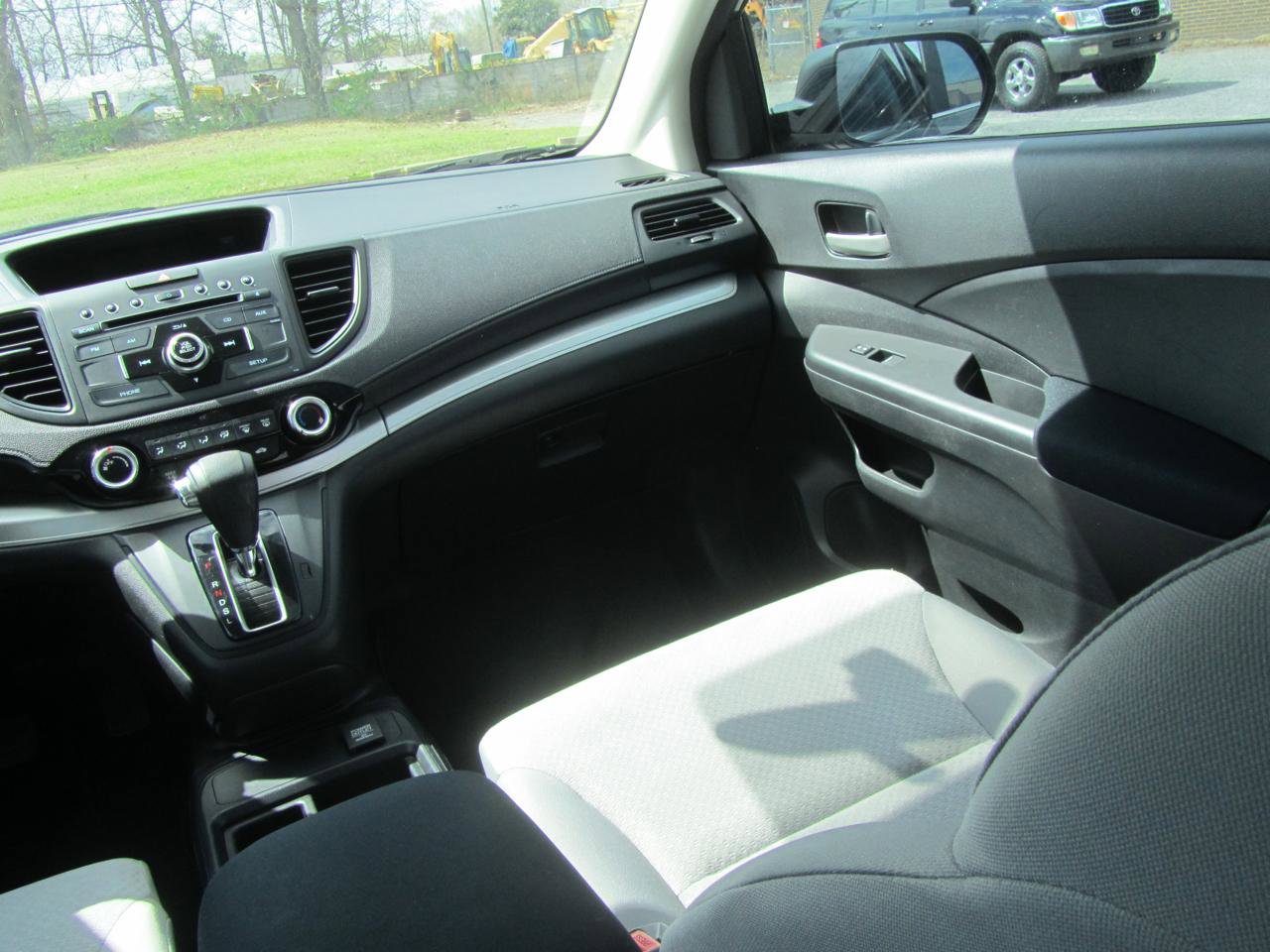 Used 2016 Honda CR-V LX image 14