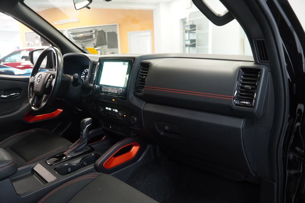 Used 2023 Nissan Frontier PRO-4X w/ Technology Package AWD/4WD image 35