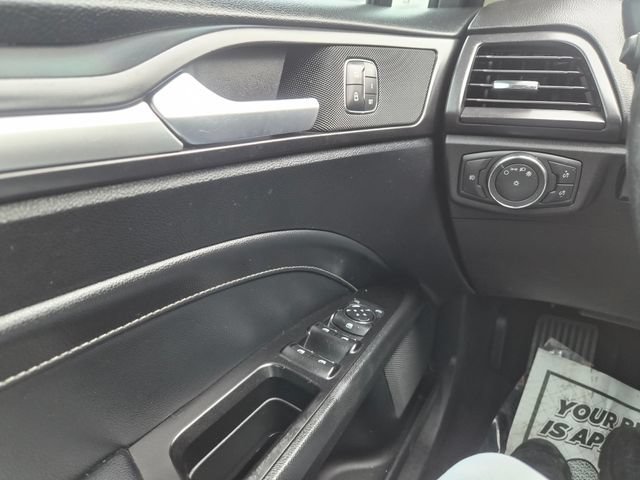 Used 2019 Ford Fusion Titanium AWD/4WD image 15