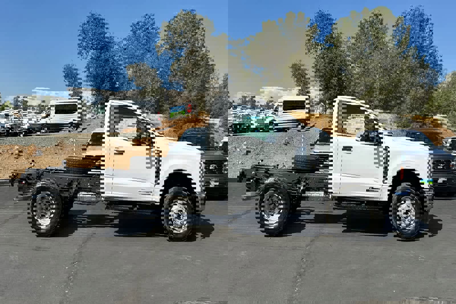 New 2026 Ford F350 4x4 Regular Cab DRW Super Duty image 4