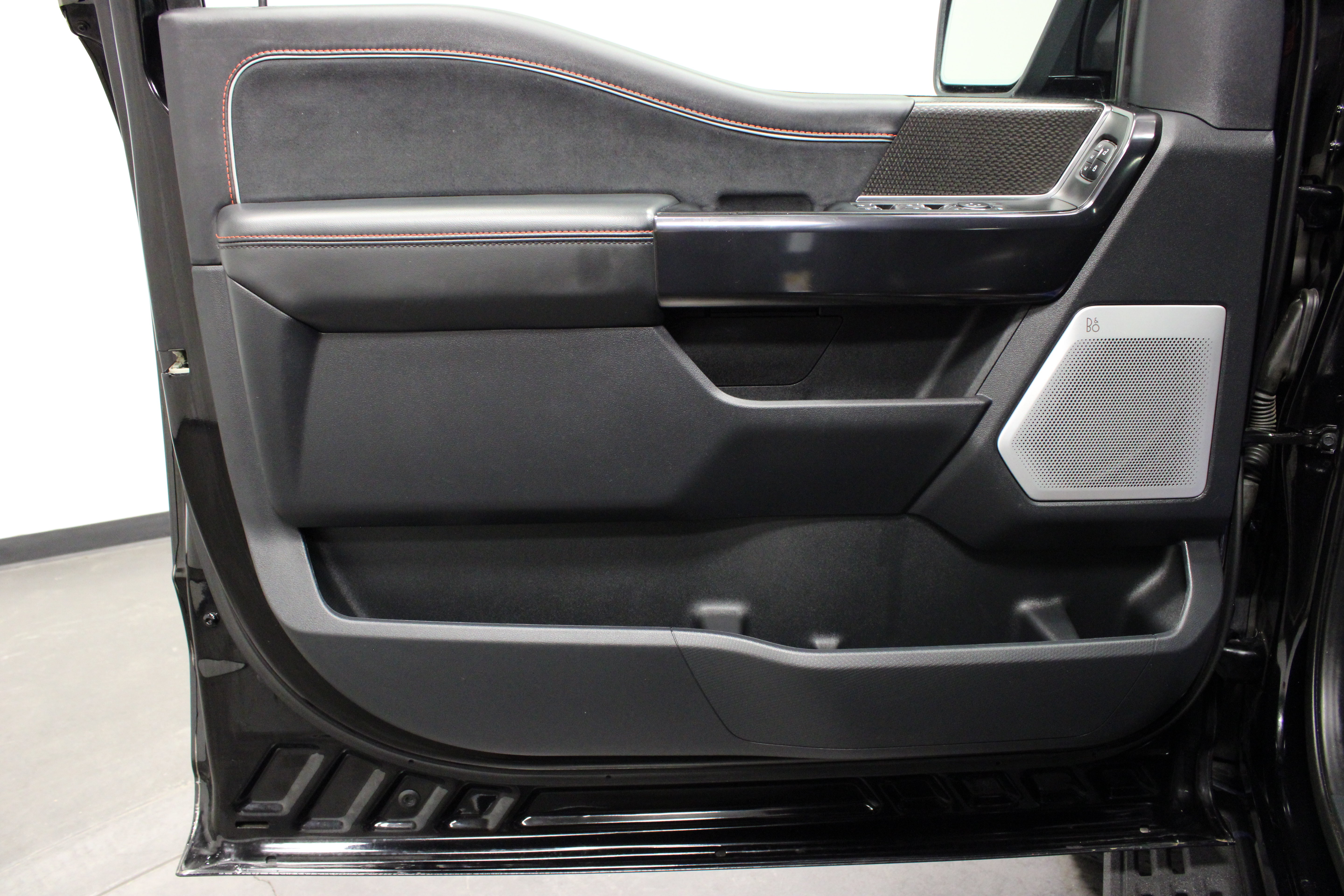 Used 2025 Ford F150 Raptor w/ Equipment Group 803A Raptor R AWD/4WD image 21
