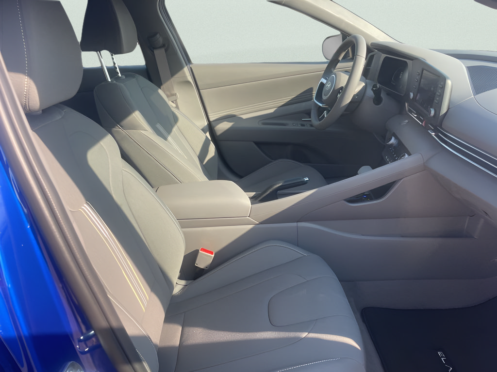 Used 2025 Hyundai Elantra Sport FWD image 22