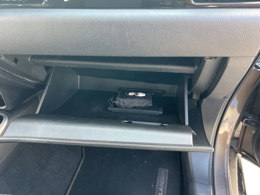 Used 2017 Mitsubishi Outlander SE image 31