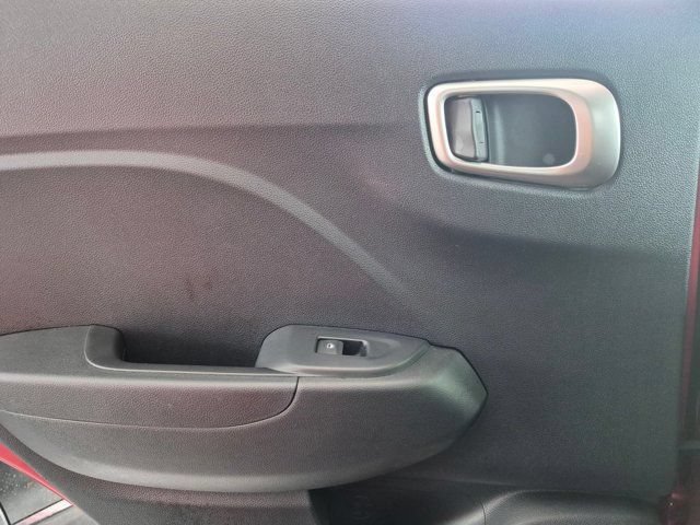 Used 2025 Hyundai Venue SEL FWD image 26
