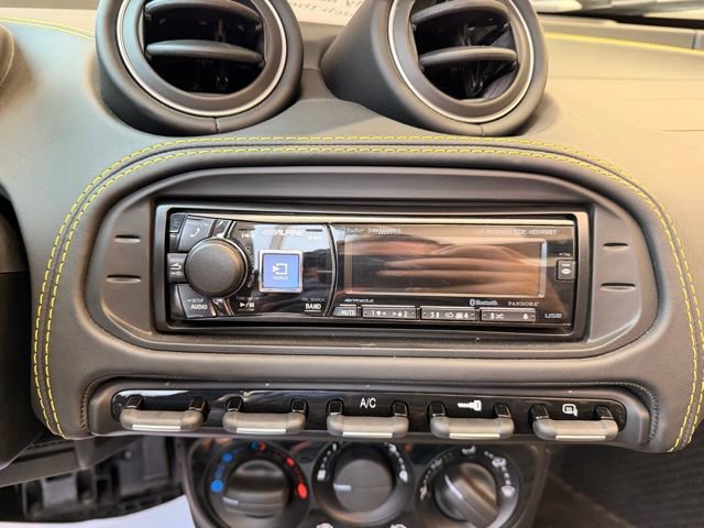 Used 2015 Alfa Romeo 4C Spider w/ Convenience Group image 21