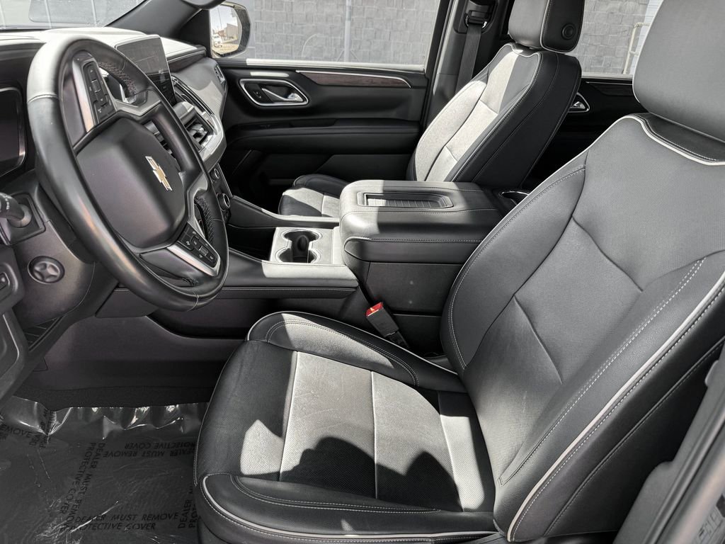 Used 2023 Chevrolet Suburban Premier image 15