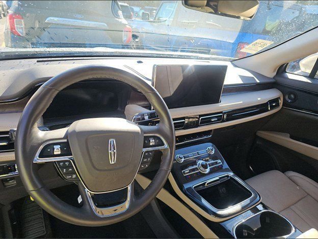 Used 2023 Lincoln Nautilus Reserve w/ Equipment Group 201A AWD/4WD image 7