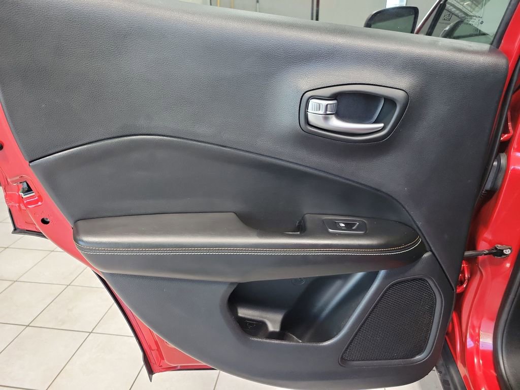 Used 2019 Jeep Compass Latitude w/ Popular Equipment Group image 22