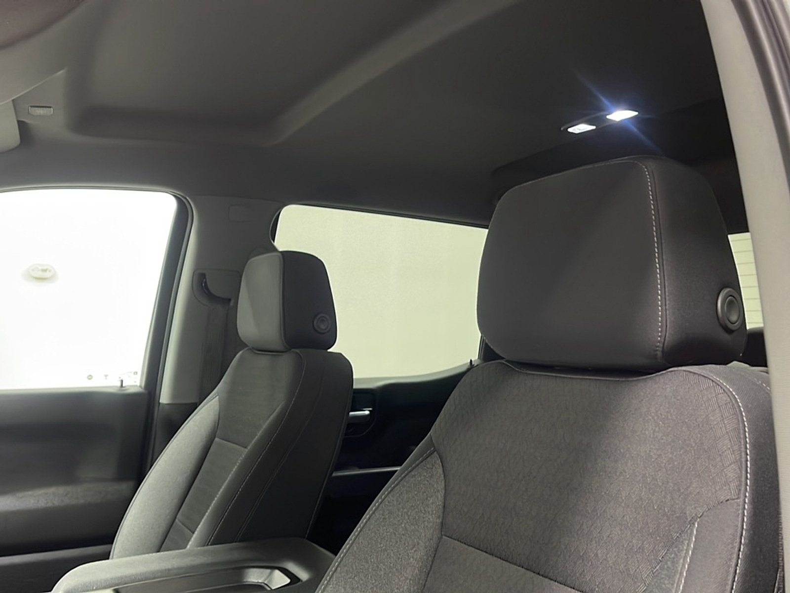 Used 2022 Chevrolet Silverado 1500 Custom w/ LPO, Dark Essentials Package AWD/4WD image 10