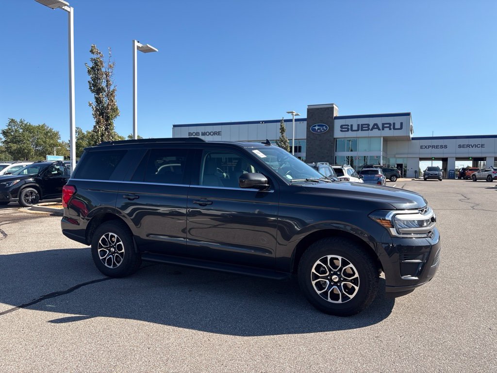 Used 2024 Ford Expedition XLT RWD image 1