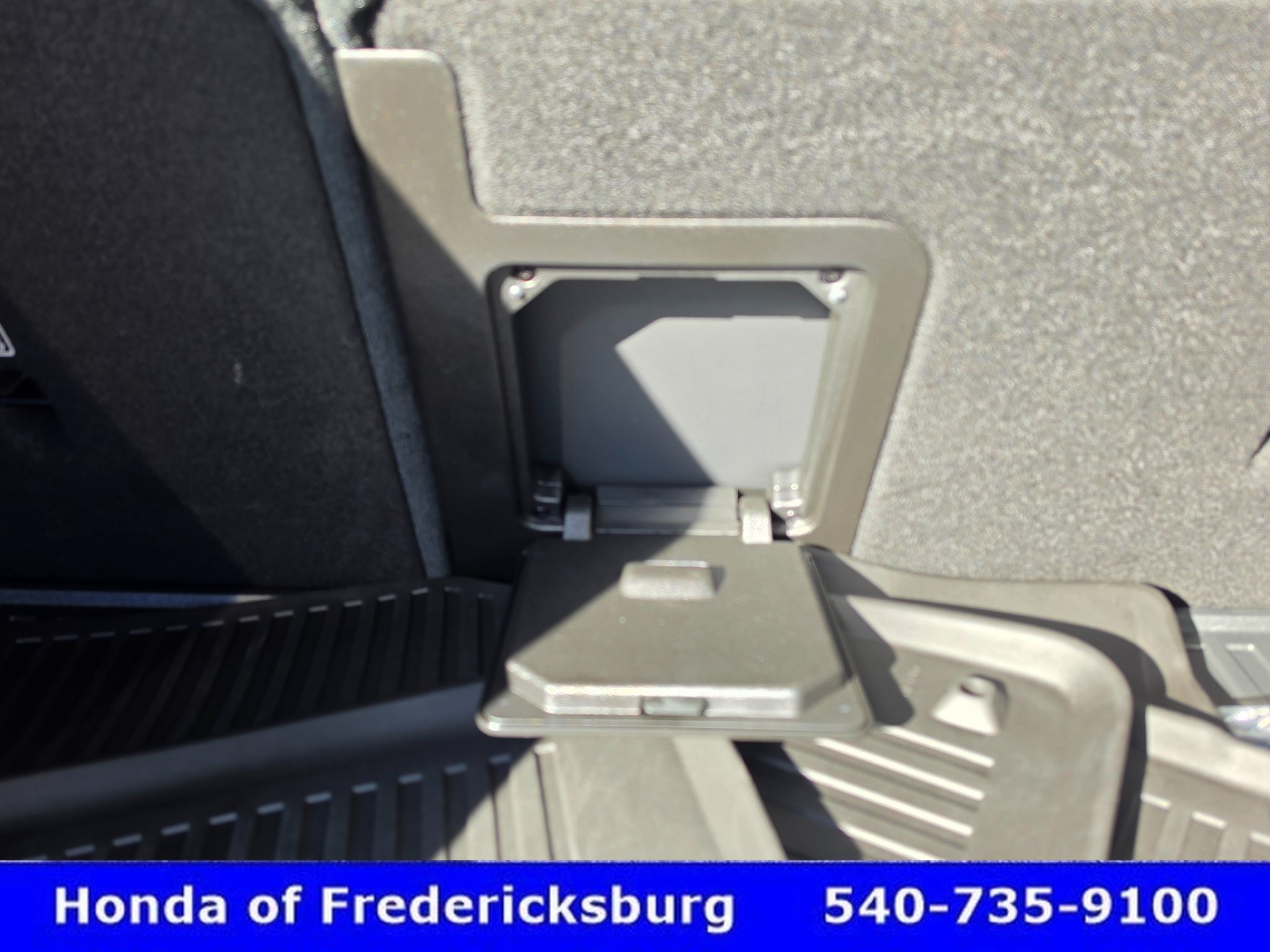 Used 2025 Volvo XC60 T8 Plus w/ Protection Package Premier AWD/4WD image 23