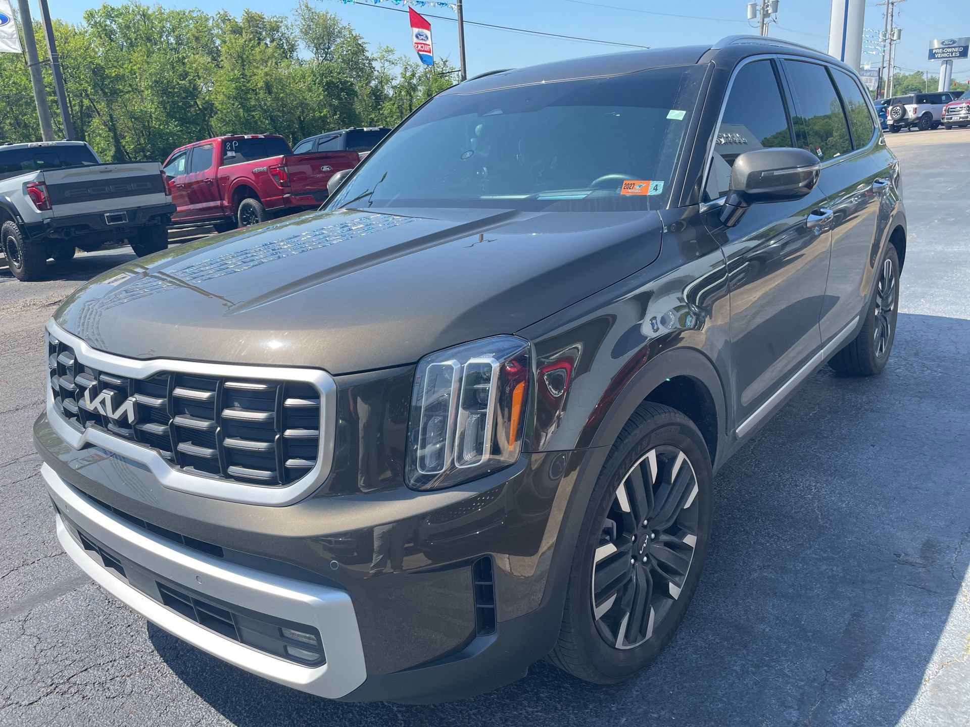 Used 2025 Kia Telluride SX Prestige AWD/4WD image 3