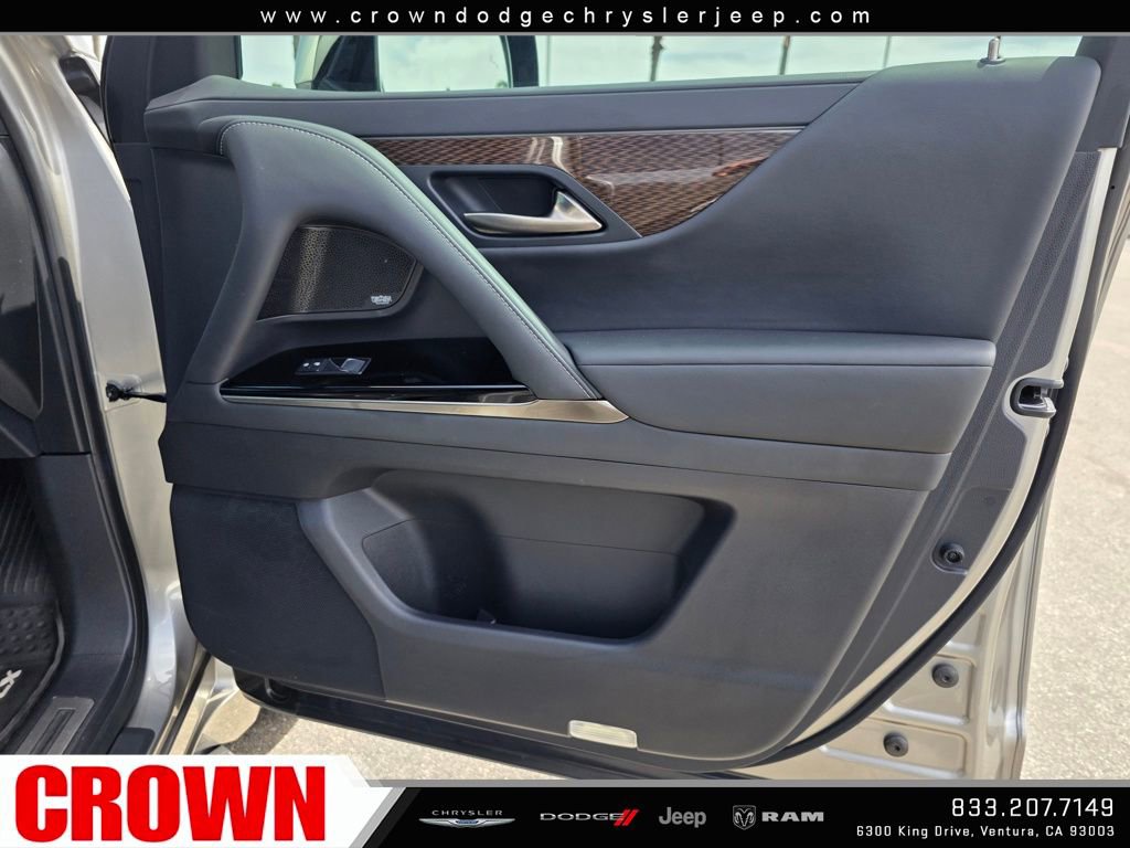 Used 2023 Lexus LX 600 4WD w/ Accessory Package (Z1) image 15