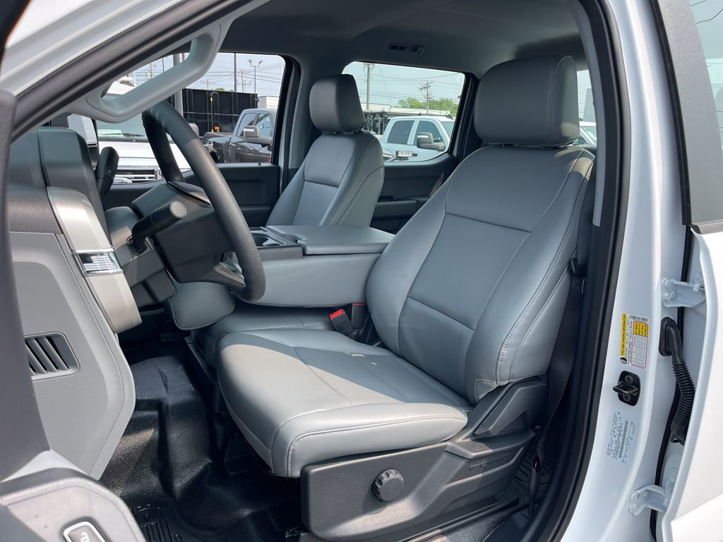 New 2025 Ford F250 XL w/ XL Chrome Package image 16