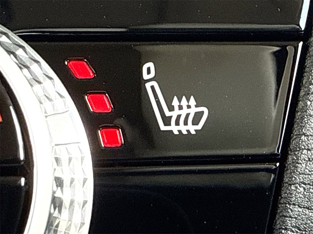 New 2025 Mitsubishi Outlander SE image 21