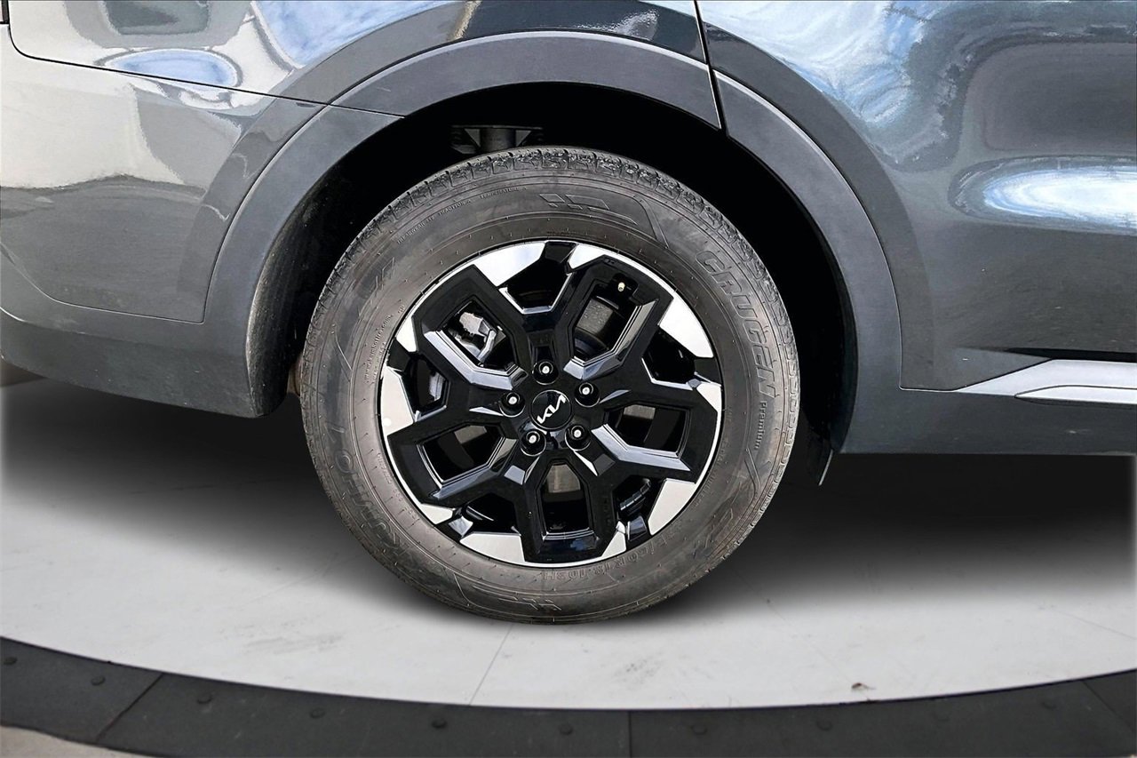 Used 2024 Kia Sorento S image 37