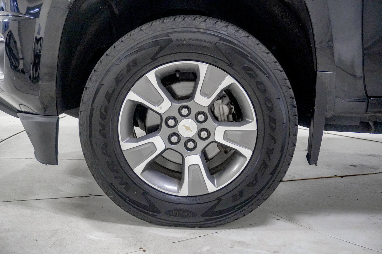 Used 2015 Chevrolet Colorado Z71 AWD/4WD image 14