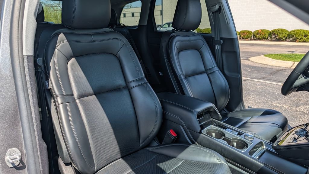 Used 2022 Lincoln Corsair AWD w/ Equipment Group 101A image 20