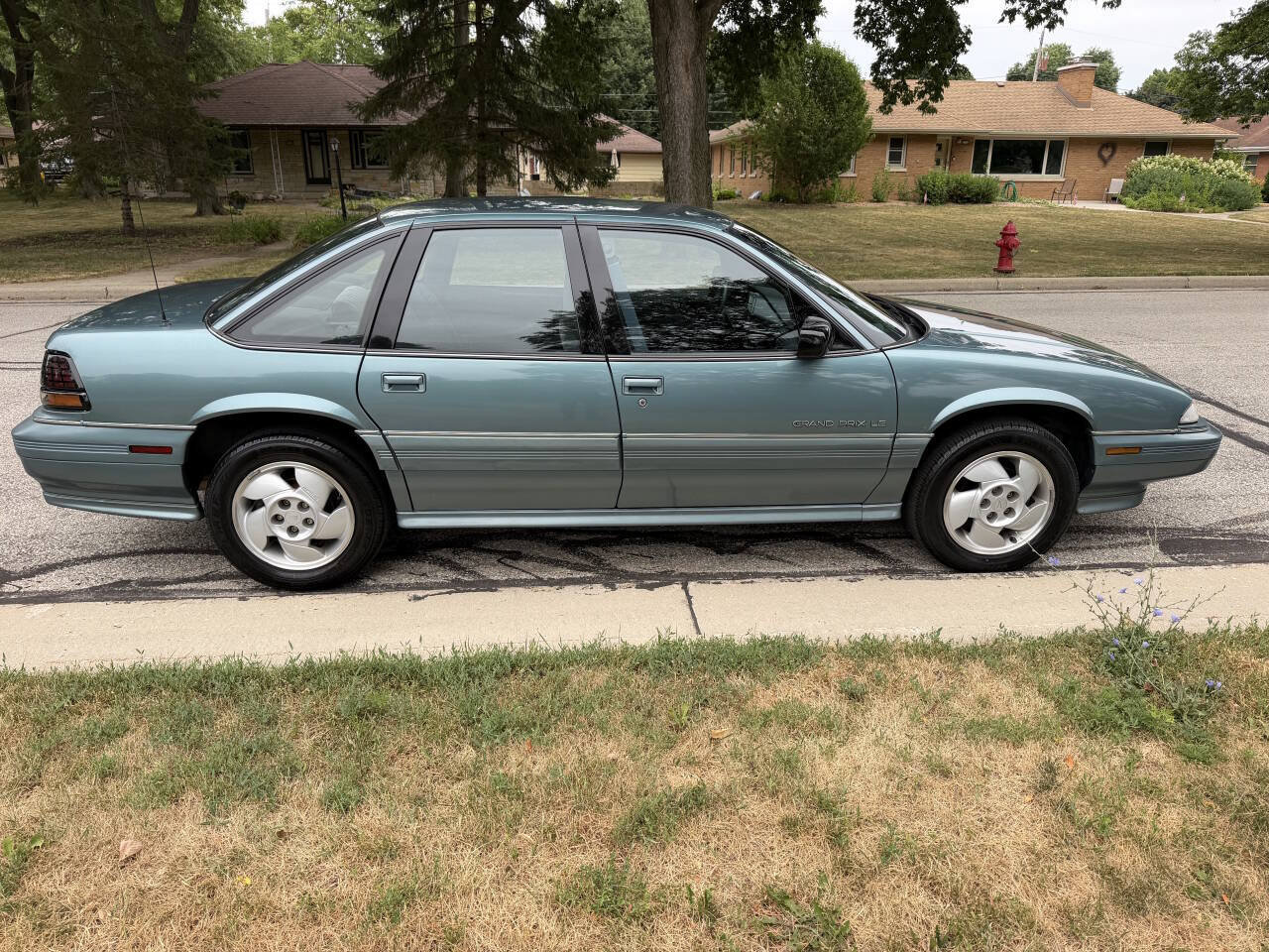 Used 1993 Pontiac Grand Prix LE FWD image 6