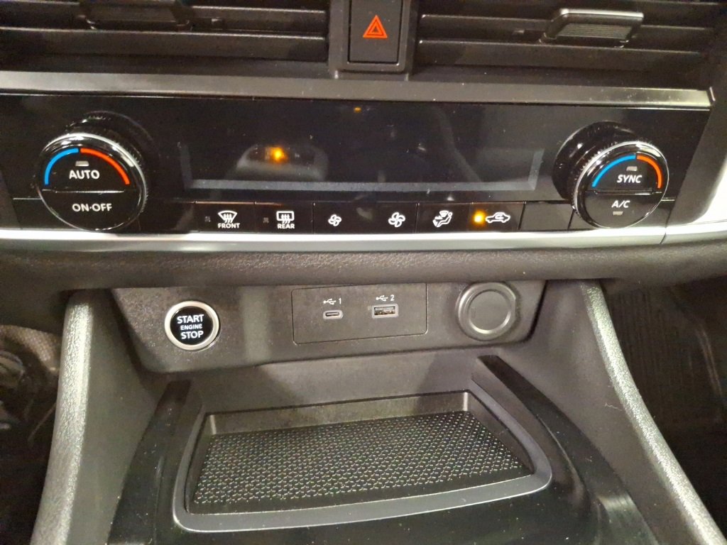 Used 2023 Nissan Rogue SV image 23