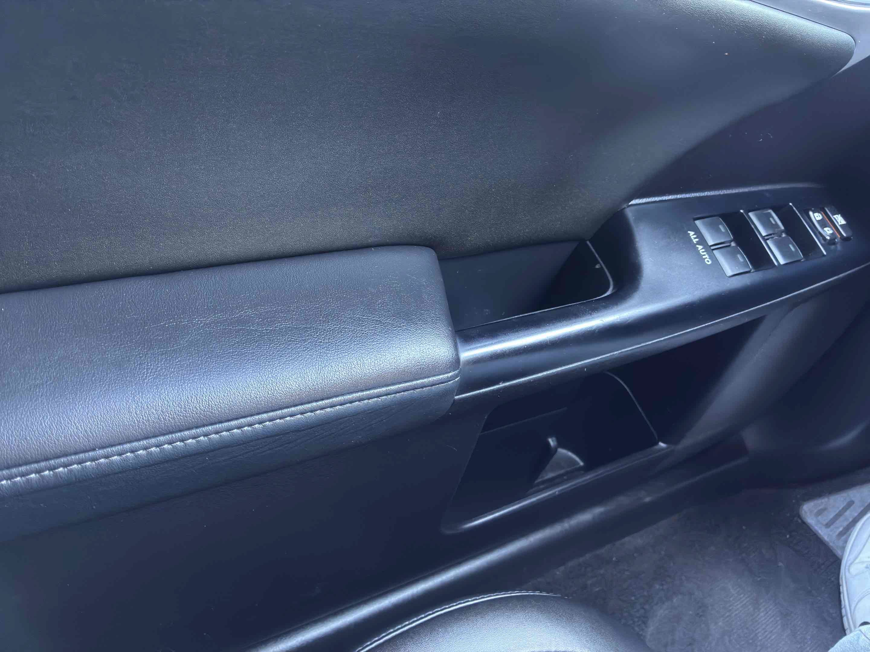 Used 2013 Lexus CT 200h w/ Premium Pkg w/Navigation FWD image 38