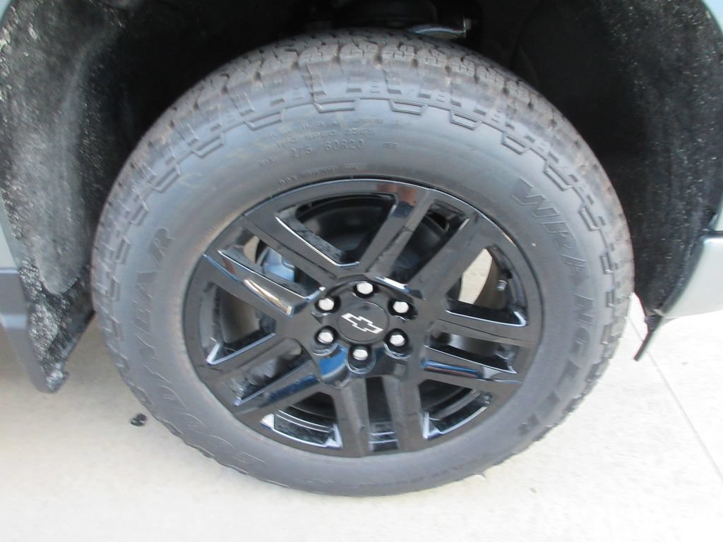 New 2026 Chevrolet Silverado 1500 Custom w/ Turbomax Blackout Package AWD/4WD image 9
