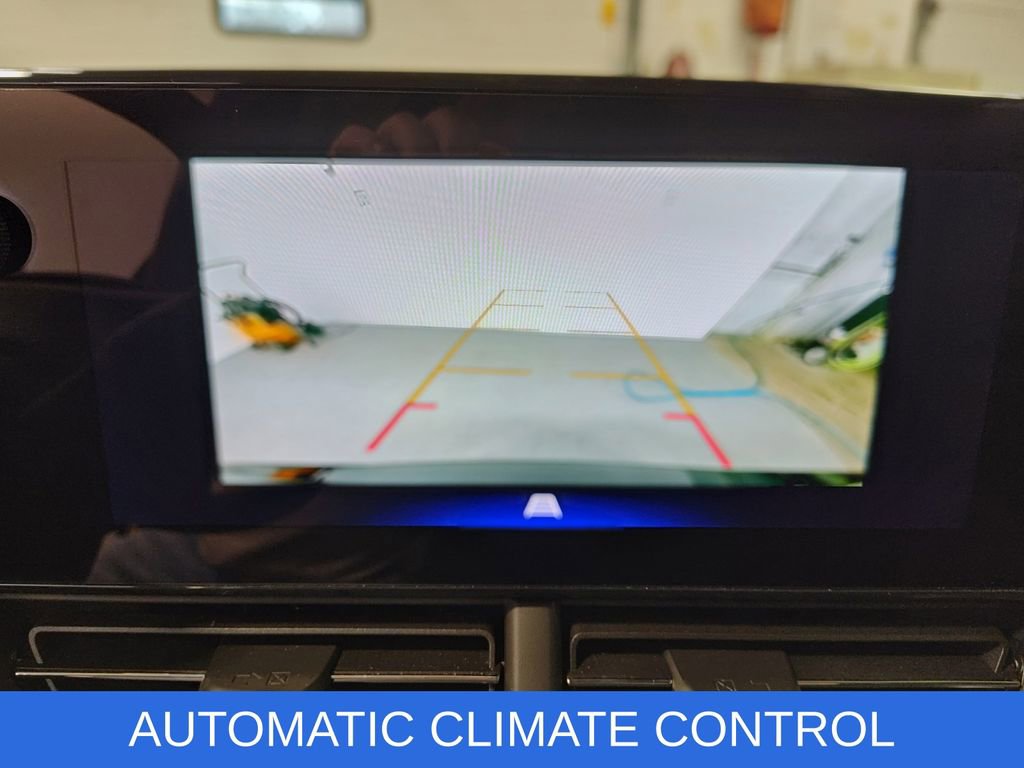 Used 2024 Chevrolet Trax ACTIV w/ Sunroof Package image 27