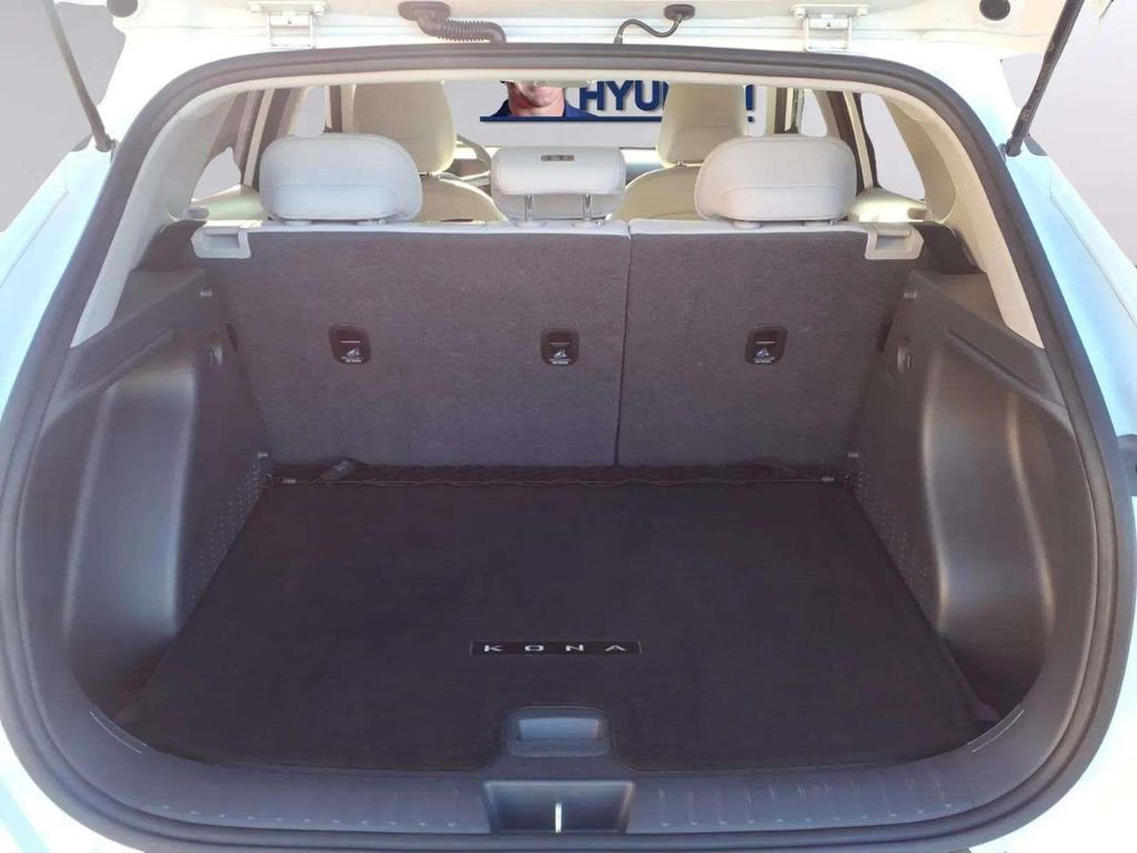Used 2024 Hyundai Kona SE image 10