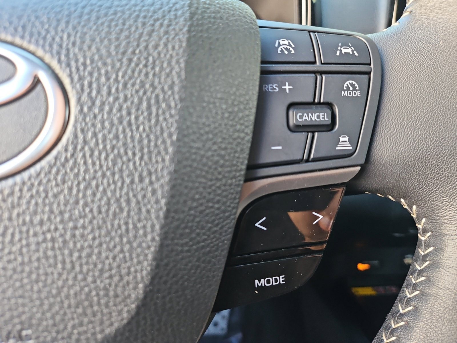 Used 2025 Toyota Camry SE FWD image 29