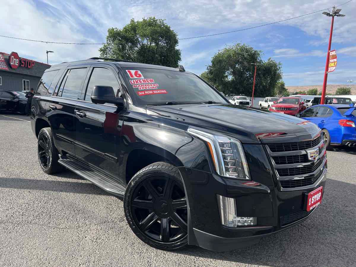 Used 2016 Cadillac Escalade Luxury AWD/4WD image 4