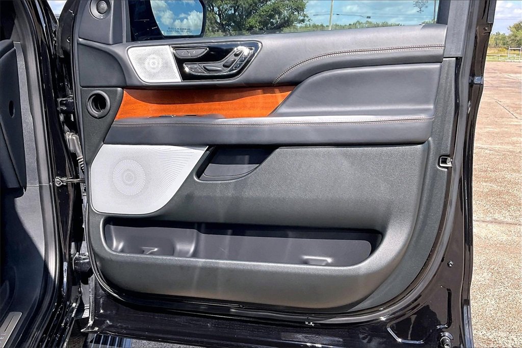 Used 2023 Lincoln Navigator Black Label image 29
