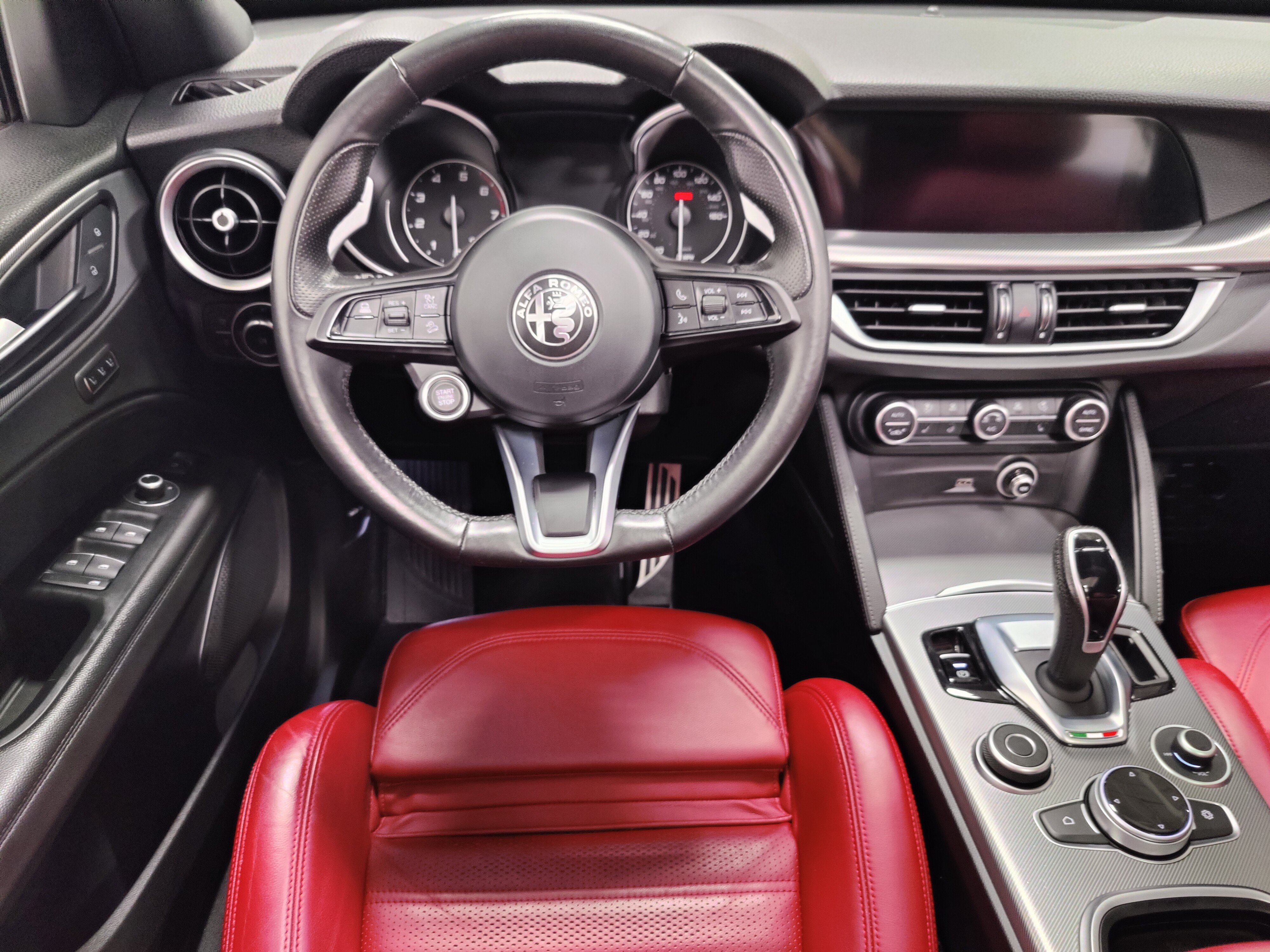 Certified 2023 Alfa Romeo Stelvio Veloce AWD/4WD image 21