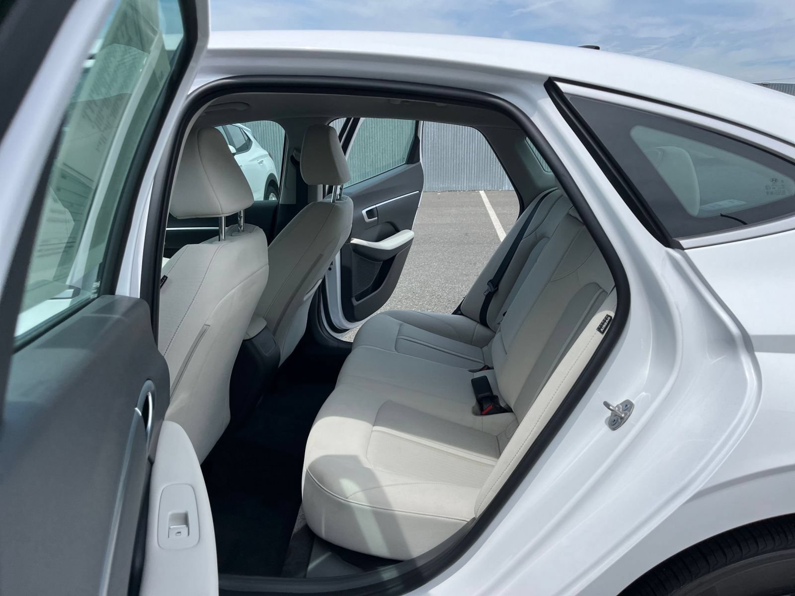 Used 2025 Hyundai Sonata SEL FWD image 27