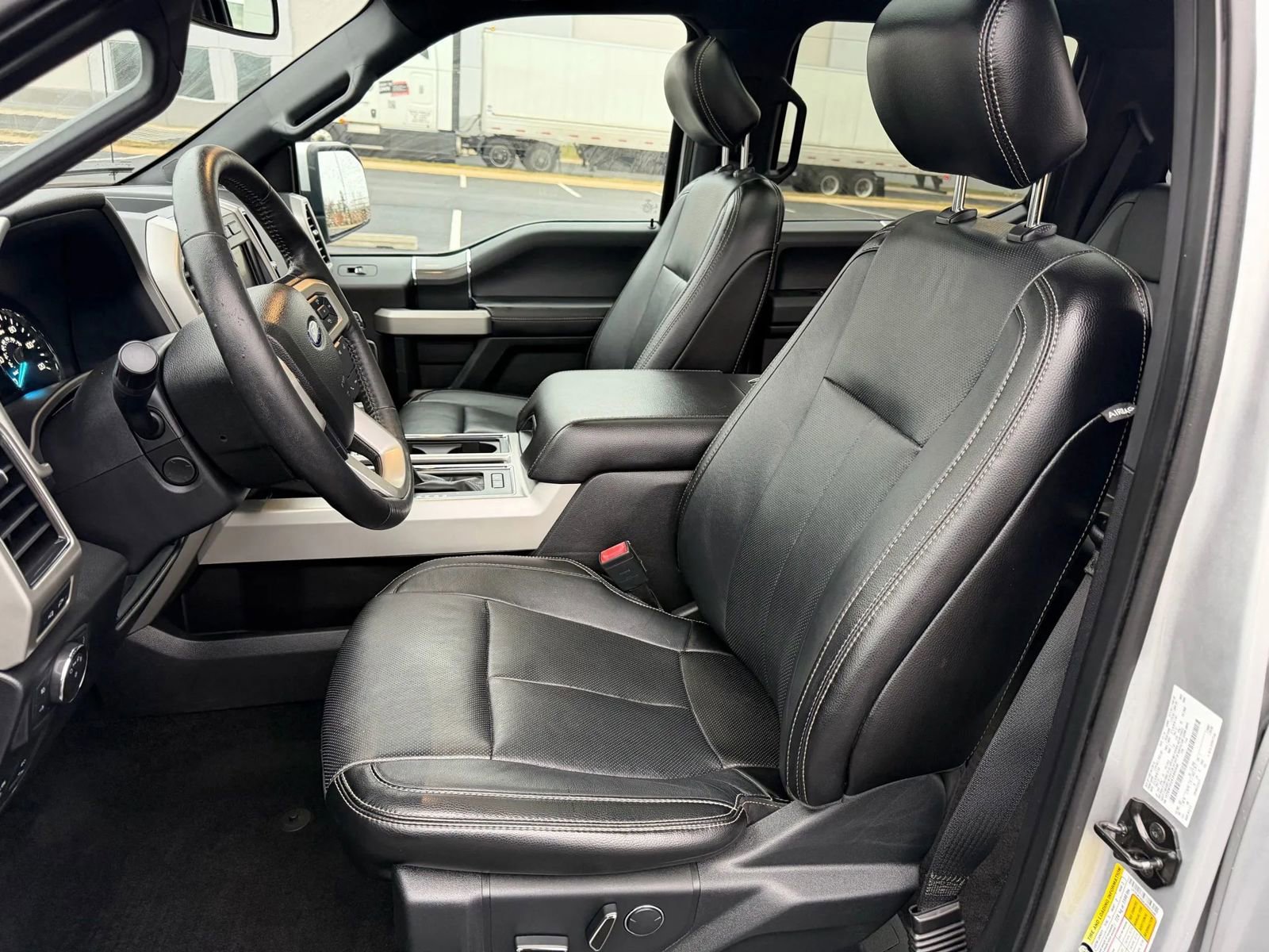 Used 2018 Ford F150 Lariat w/ Equipment Group 502A Luxury image 4