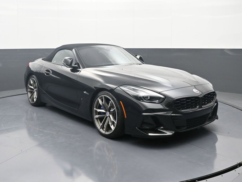 Used 2023 BMW Z4 M40i w/ Premium Package image 3