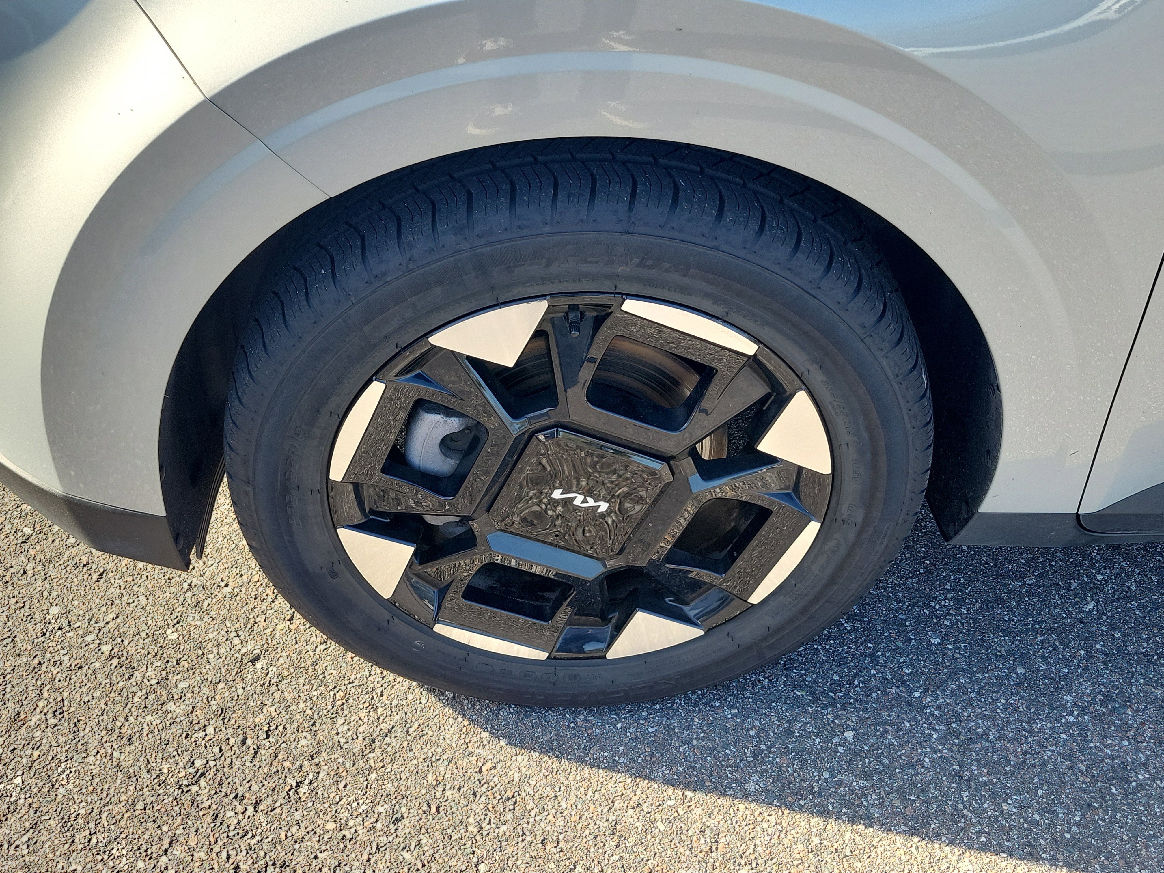 Certified 2025 Kia Carnival EX image 39