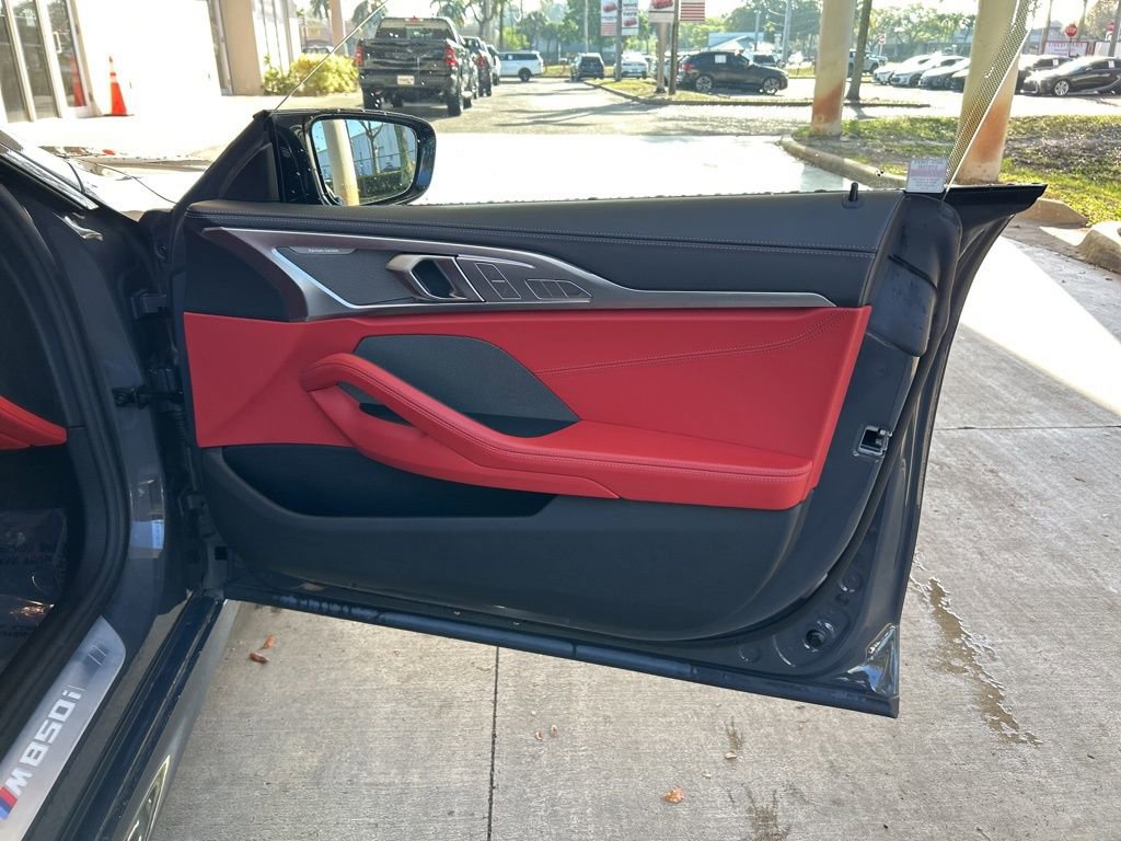 Used 2025 BMW M850i xDrive image 27